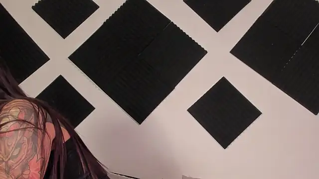 Emily Rousess online show from 4, 4, 2026