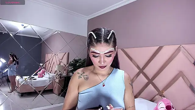 ZairaRogue online show from 20, 3, 2026