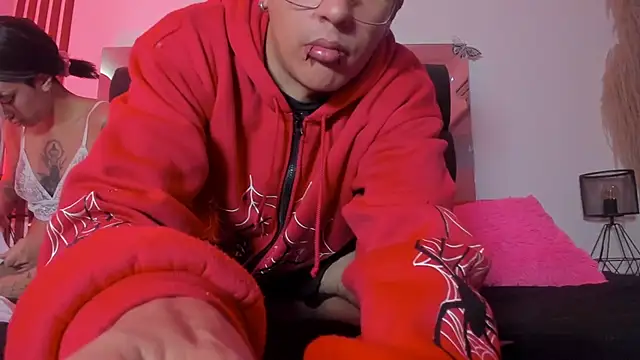 dalhia and hades online show from 13, 4, 2026