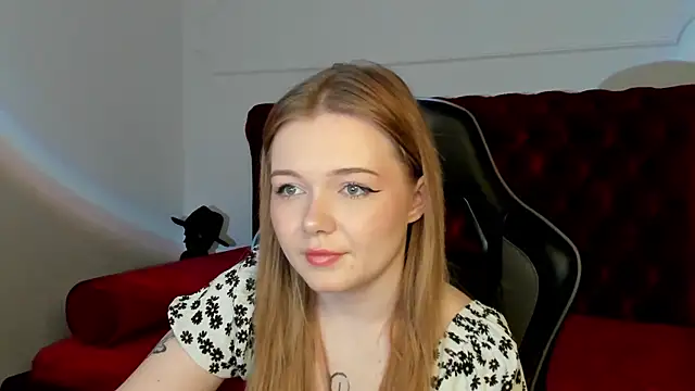 Snapshot of ElinaVale chatting on 4, 5, 2026 ElinaVale online show from 4, 5, 2026
