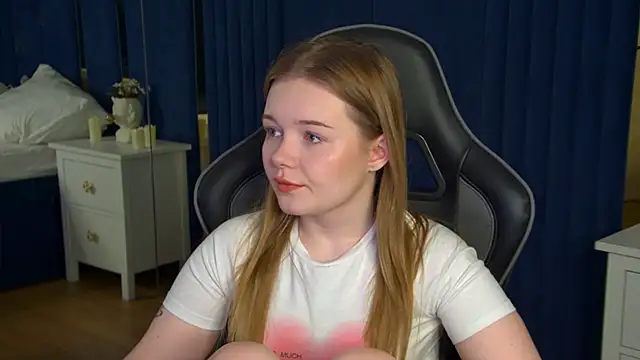 Snapshot of ElinaVale chatting on 20, 5, 2026 ElinaVale online show from 20, 5, 2026