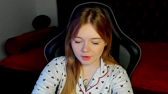 ElinaVale online show from 28, 4, 2026