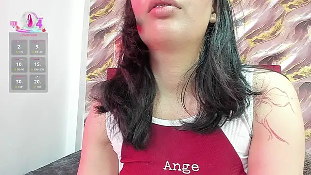 Ameliiiee online show from 7, 4, 2026