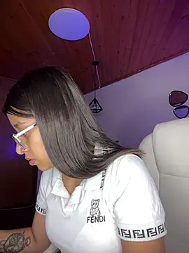 chanell pinkk online show from 27, 4, 2026