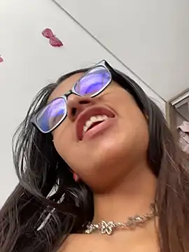 chanell pinkk online show from 28, 3, 2026