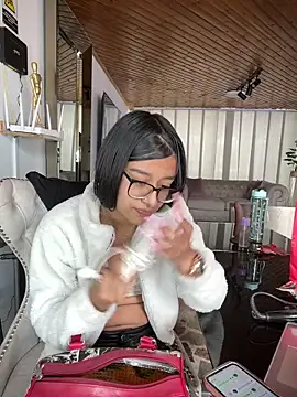 chanell pinkk online show from 20, 3, 2026