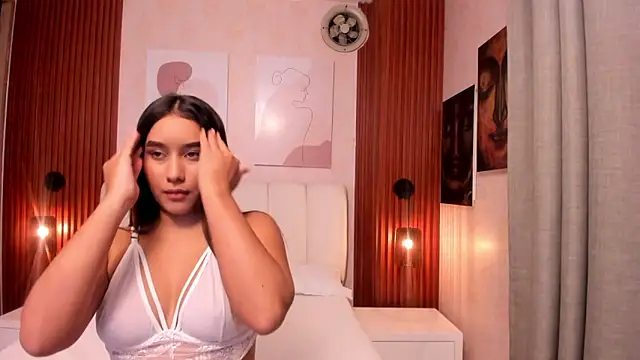 EmmaThompson   online show from 20, 3, 2026