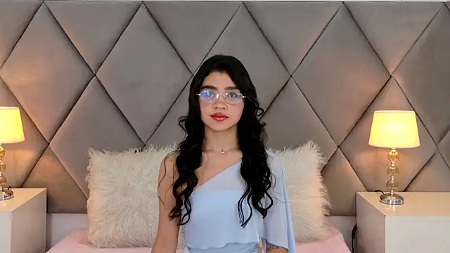 OliviaDiaz online show from 22, 5, 2026