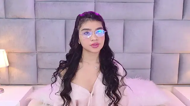 OliviaDiaz online show from 24, 3, 2026