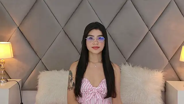 OliviaDiaz online show from 8, 5, 2026
