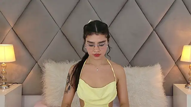 OliviaDiaz online show from 12, 5, 2026