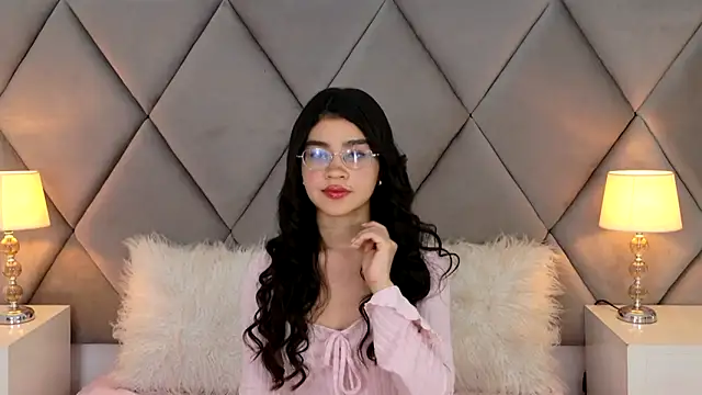 OliviaDiaz online show from 26, 5, 2026