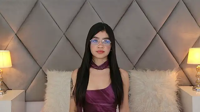 OliviaDiaz online show from 18, 5, 2026