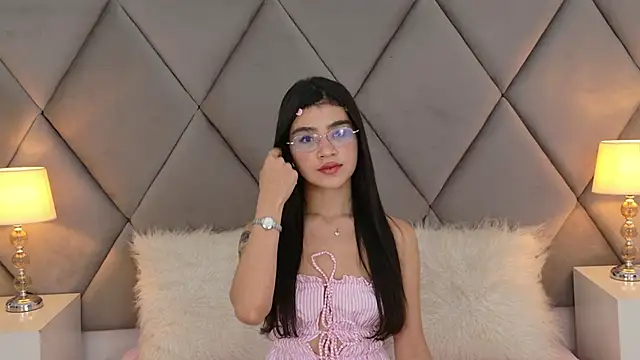 OliviaDiaz online show from 10, 5, 2026