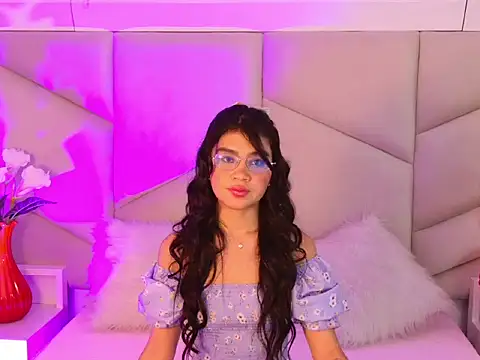 OliviaDiaz online show from 7, 3, 2026