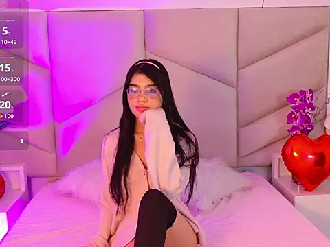 OliviaDiaz online show from 8, 3, 2026