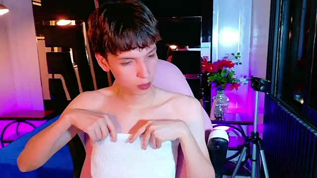 Stefany PiInk online show from 4, 5, 2026