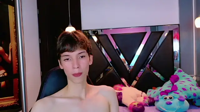 Stefany PiInk online show from 7, 6, 2026