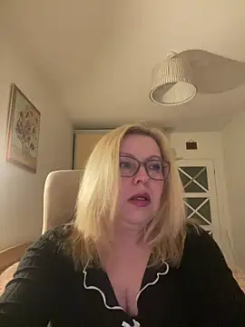 JanieLight53 online show from 8, 4, 2026