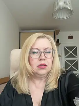 JanieLight53 online show from 10, 6, 2026