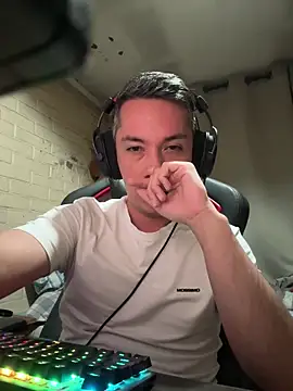 Cr1sXPorn online show from 8, 3, 2026