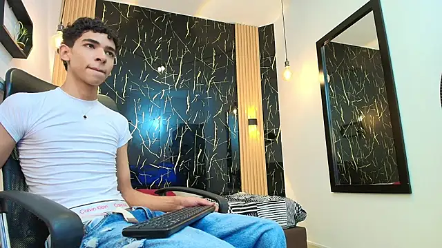 ValeriHot 1 online show from 8, 4, 2026