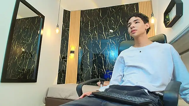 ValeriHot 1 online show from 13, 4, 2026