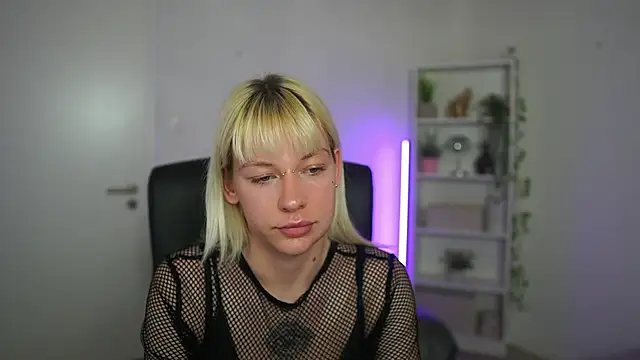 NadiaTiger18 online show from 9, 3, 2026