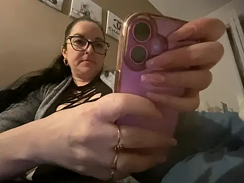 Snapshot of naturalboobsF chatting on 7, 5, 2026 naturalboobsF online show from 7, 5, 2026