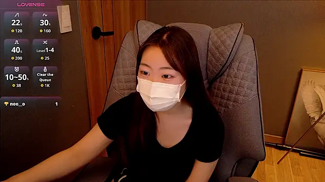 Berry Chuu online show from 5, 4, 2026