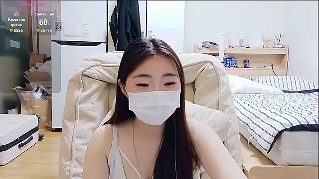 Berry Chuu online show from 4, 5, 2026