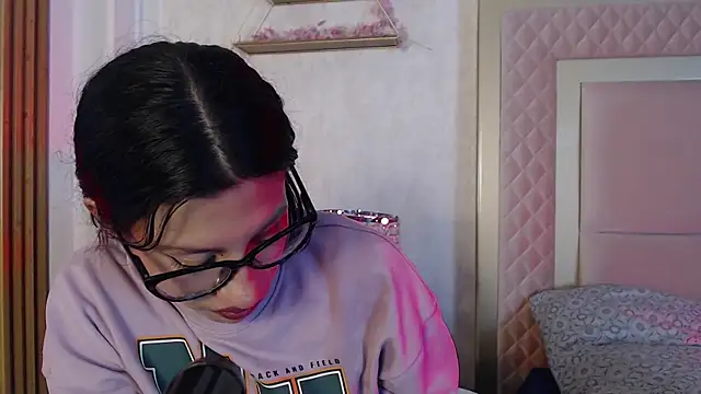 Madii  online show from 6, 4, 2026