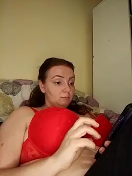 Bella-Monroe online show from 8, 4, 2026