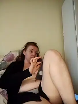 Bella-Monroe online show from 18, 4, 2026