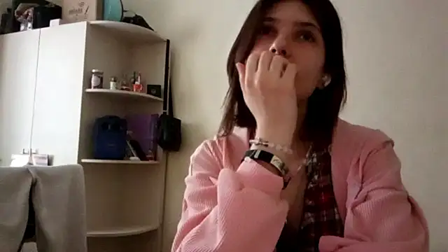 FluffyKisses online show from 9, 3, 2026