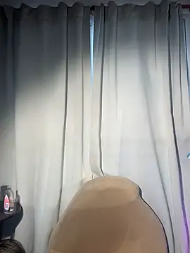 MiaFoxie  online show from 19, 6, 2026