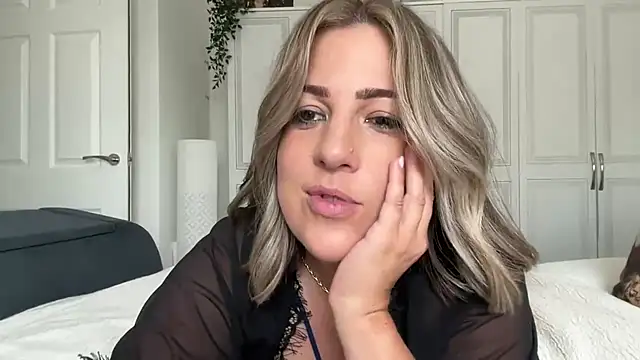 Snapshot of annabellewarick chatting on 21, 5, 2026 annabellewarick online show from 21, 5, 2026