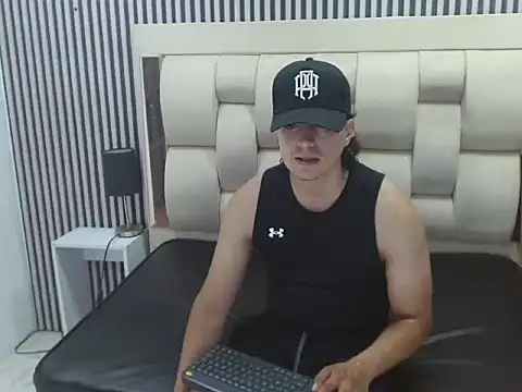 Alex Wolft online show from 21, 6, 2026
