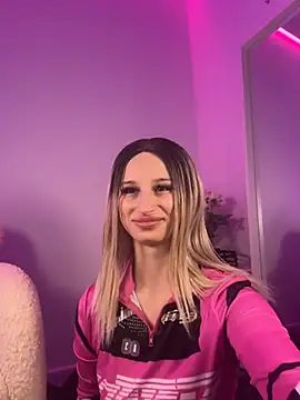 ScarletFlameee online show from 19, 4, 2026