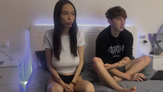 NeonJack13 online show from 17, 4, 2026