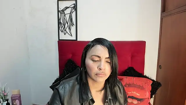 EstrellaSmmith online show from 18, 7, 2026