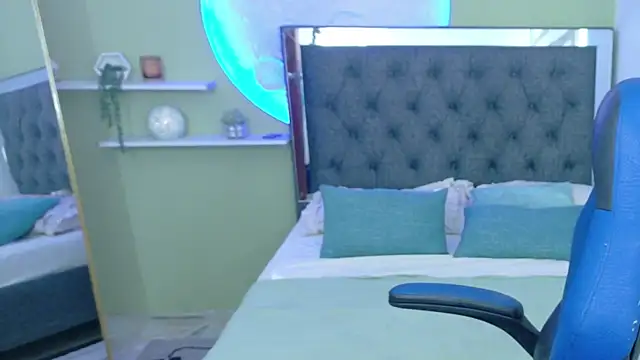 ariah cute online show from 19, 6, 2026