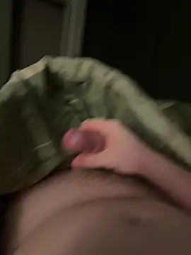 Snapshot of James410062 chatting on 8, 3, 2026 James410062 online show from 8, 3, 2026