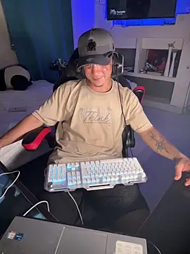 AngelLatinBoy online show from 8, 4, 2026
