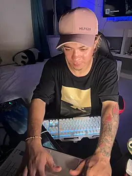 AngelLatinBoy online show from 7, 4, 2026