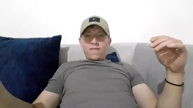 Snapshot of paulcevallos05 chatting on 27, 5, 2026 paulcevallos05 online show from 27, 5, 2026
