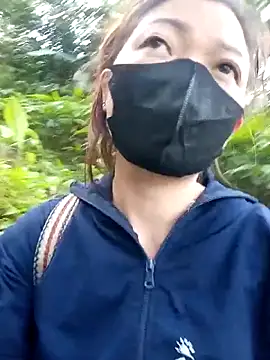 Bling-pusy online show from 8, 4, 2026