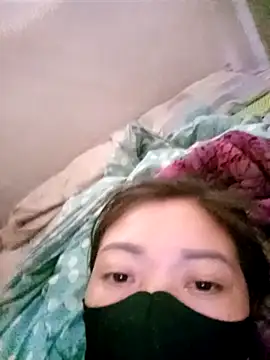 Bling-pusy online show from 5, 4, 2026