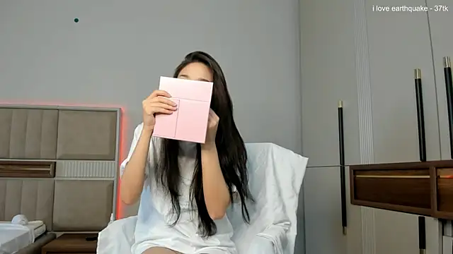 kasumikawa online show from 5, 4, 2026