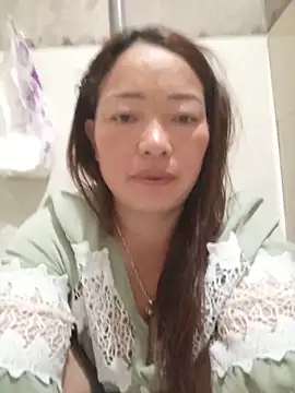 Snapshot of Yellow-pink chatting on 2, 6, 2026 Yellow-pink online show from 2, 6, 2026